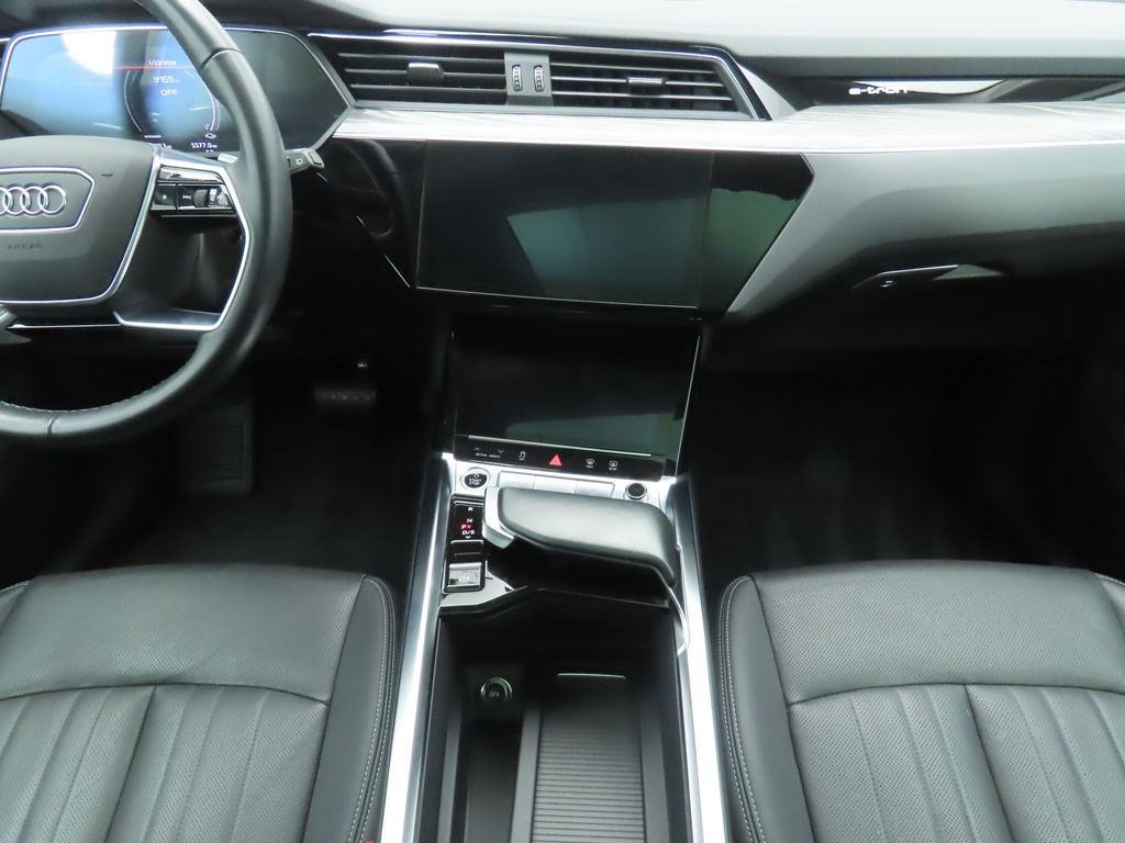 2022 Audi e-tron Premium Plus 13
