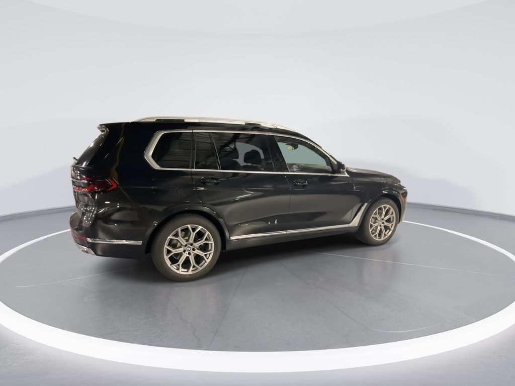 Thumbnail: 2026 BMW X7 - 8