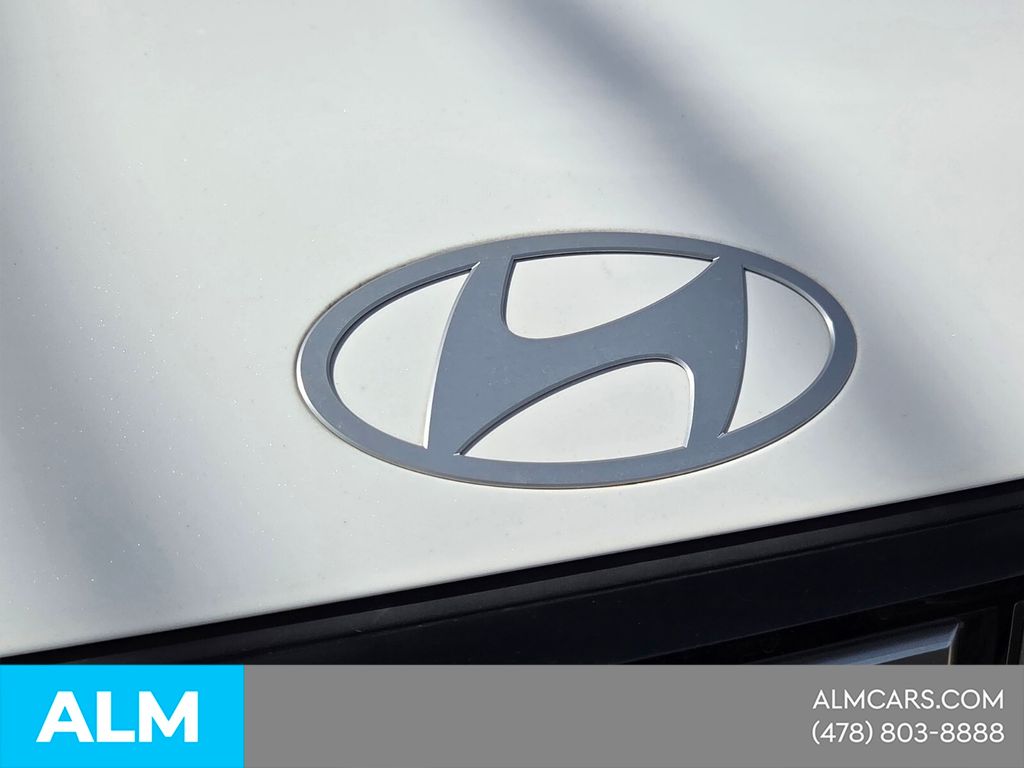Used 2024 White Hyundai SEL image 25