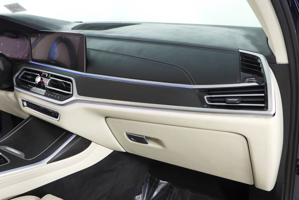 Thumbnail: 2021 BMW X7 - 14