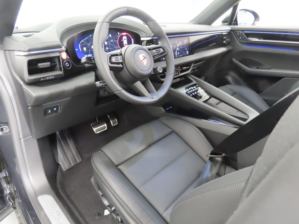 Thumbnail: 2025 Porsche Macan - 4