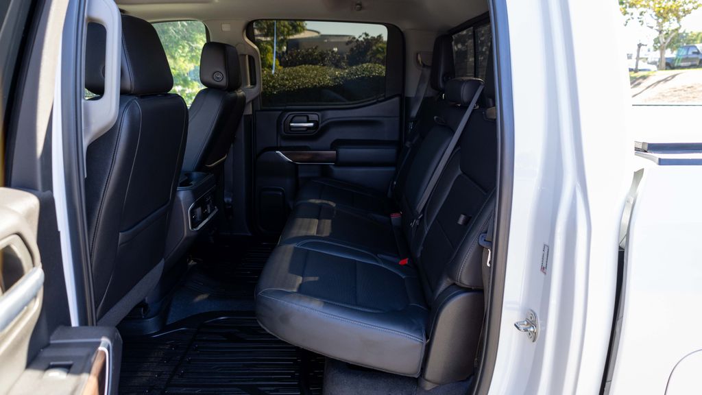 Used 2019 GMC Sierra 1500 SLT 4D Crew Cab