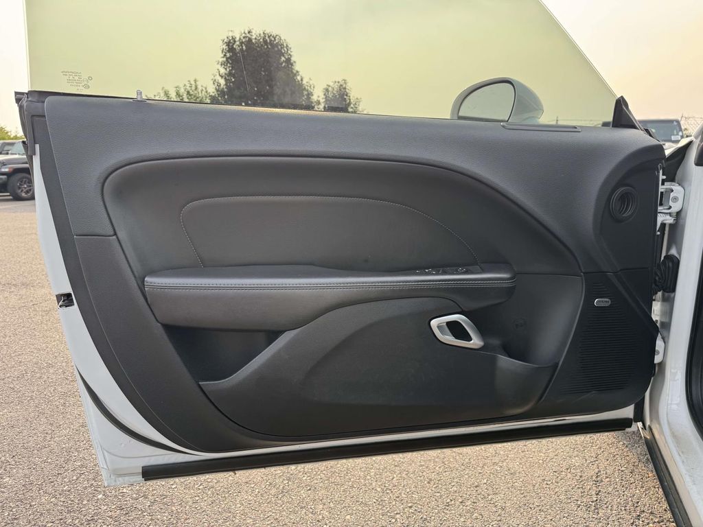 Used 2018 White Dodge R/T Scat Pack image 25