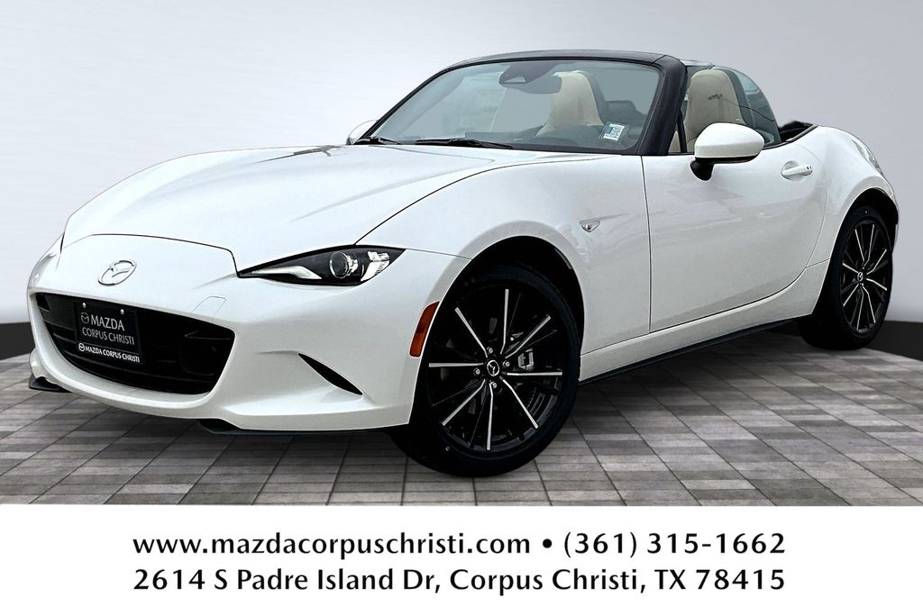 Snowflake White Pearl Mica 2026 Mazda MX-5 Miata Convertible Rear-Wheel Drive 6-Speed Automatic