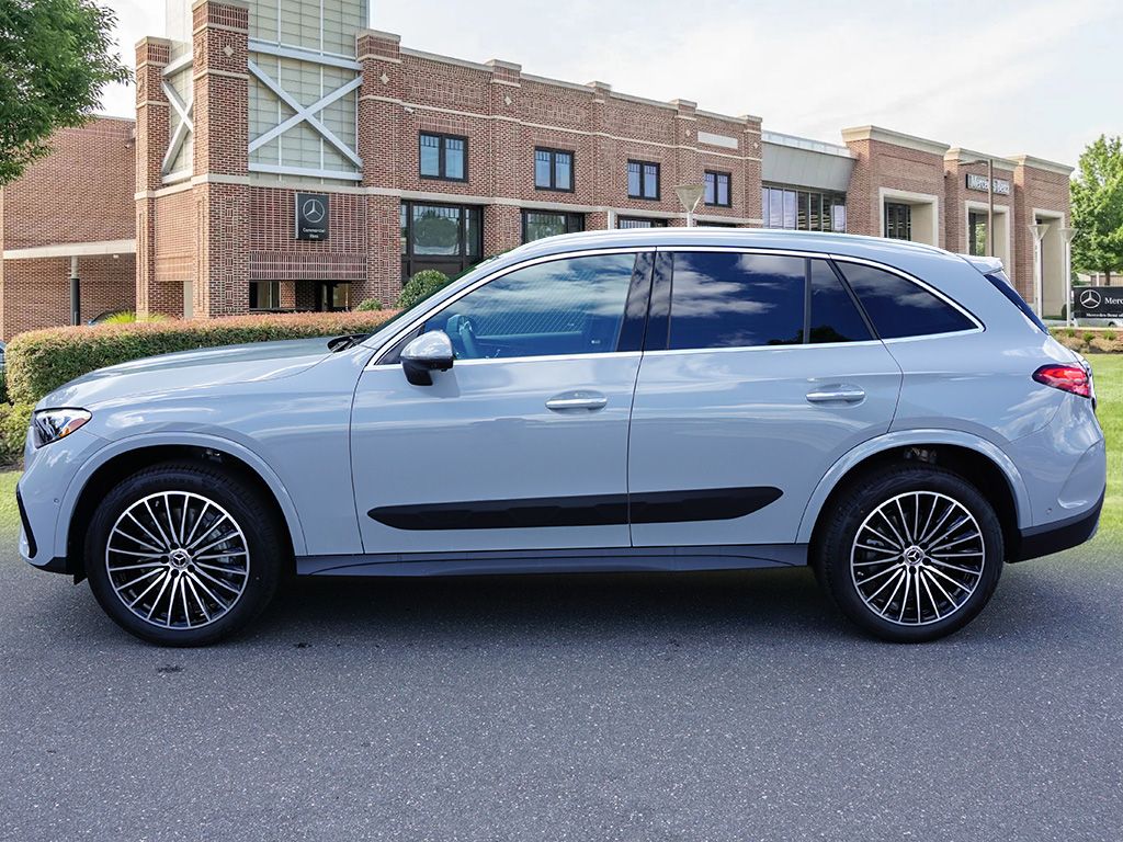 Thumbnail: 2025 Mercedes-Benz GLC - 4