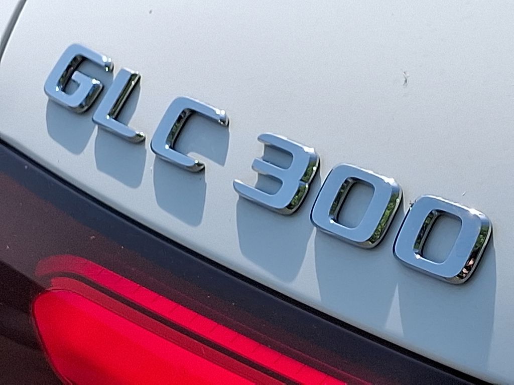 2024 Mercedes-Benz GLC 300 30