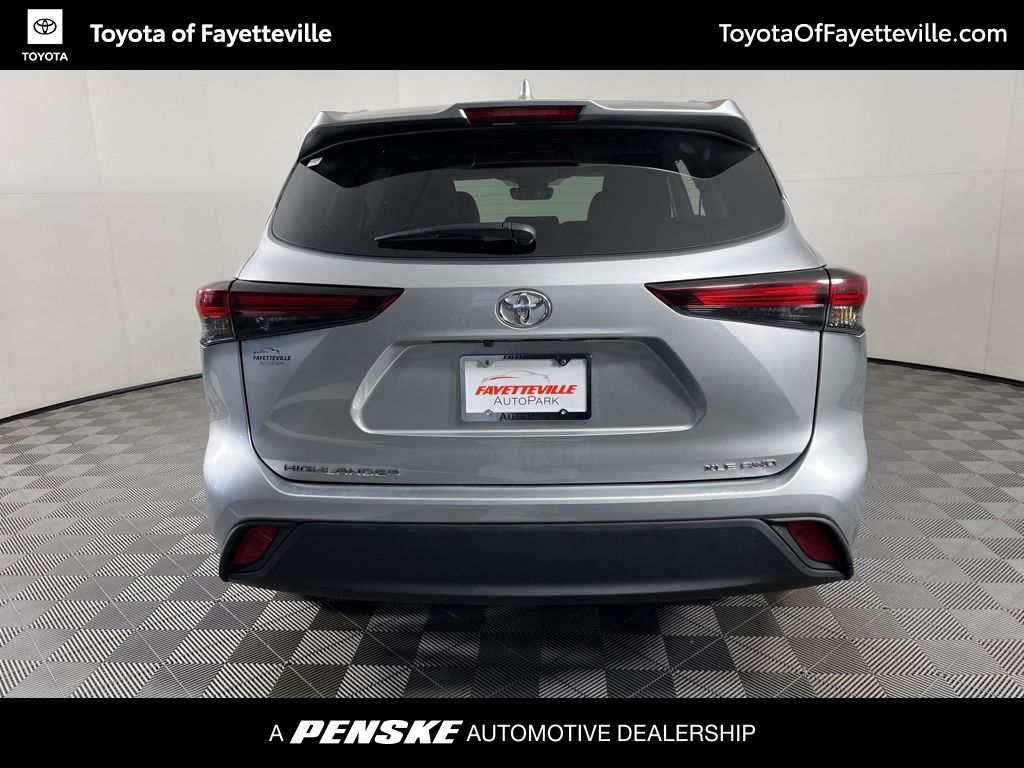 2024 Toyota Highlander XLE 14