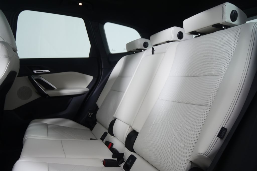 Thumbnail: 2026 BMW X1 - 15