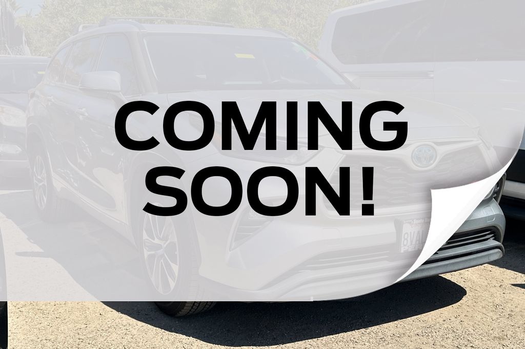 Celestial Silver Metallic 2021 Toyota Highlander Hybrid XLE FWD SUV / Crossover Front-Wheel Drive Continuously Variable Transmission