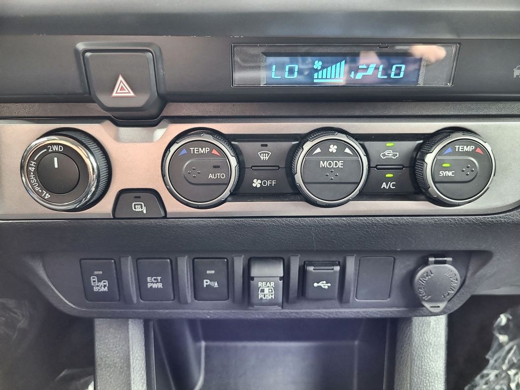 2022 Toyota Tacoma SR5 19