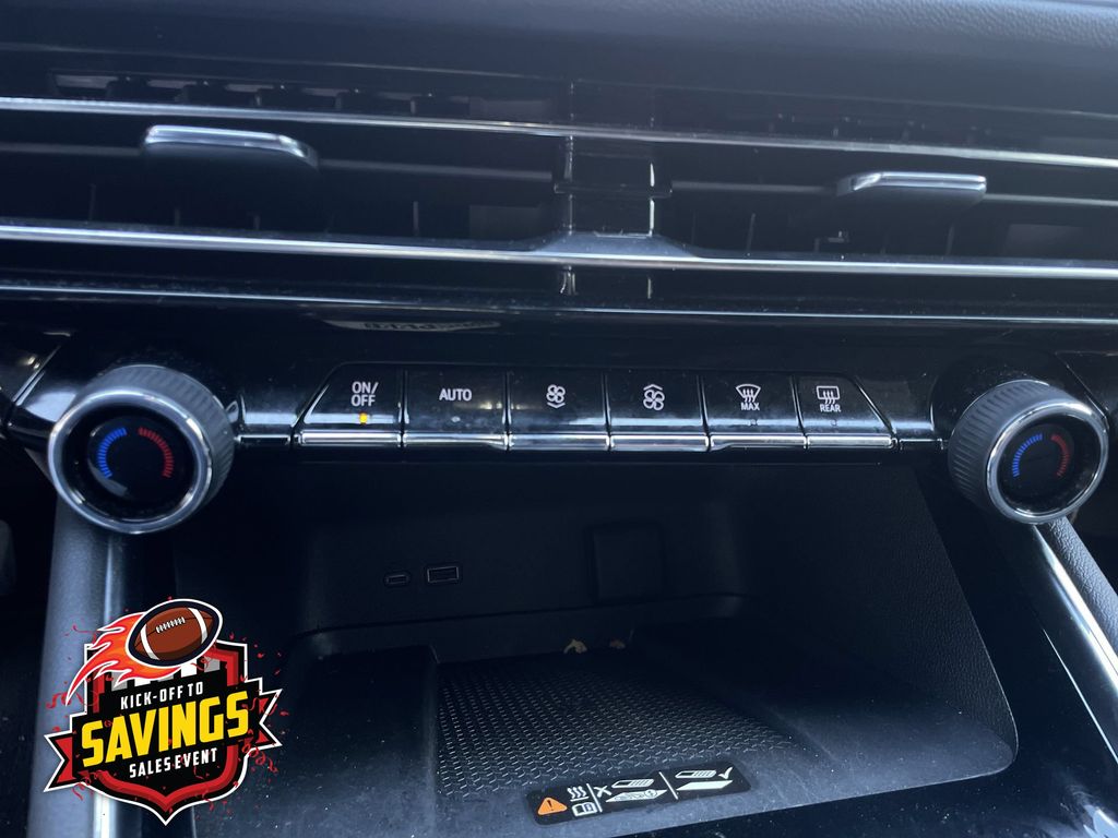 Used 2025 Chevrolet Traverse SUV