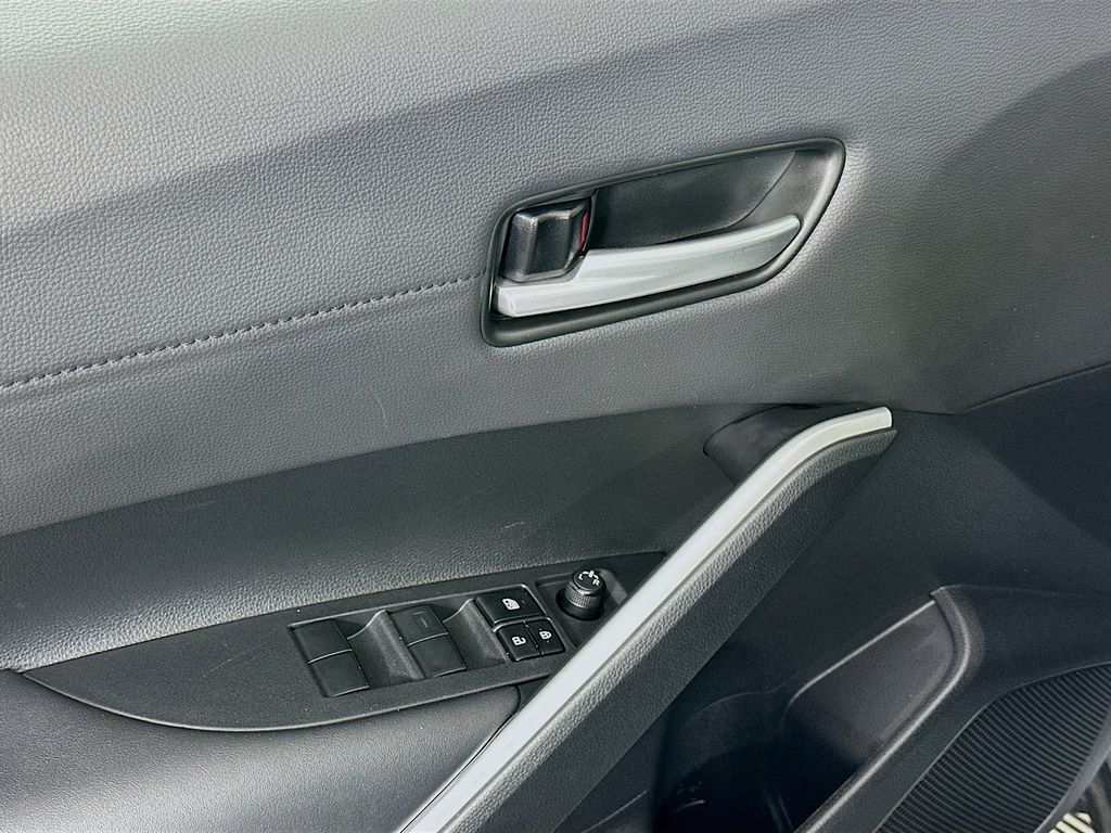 Thumbnail: 2023 Toyota Corolla Cross - 17