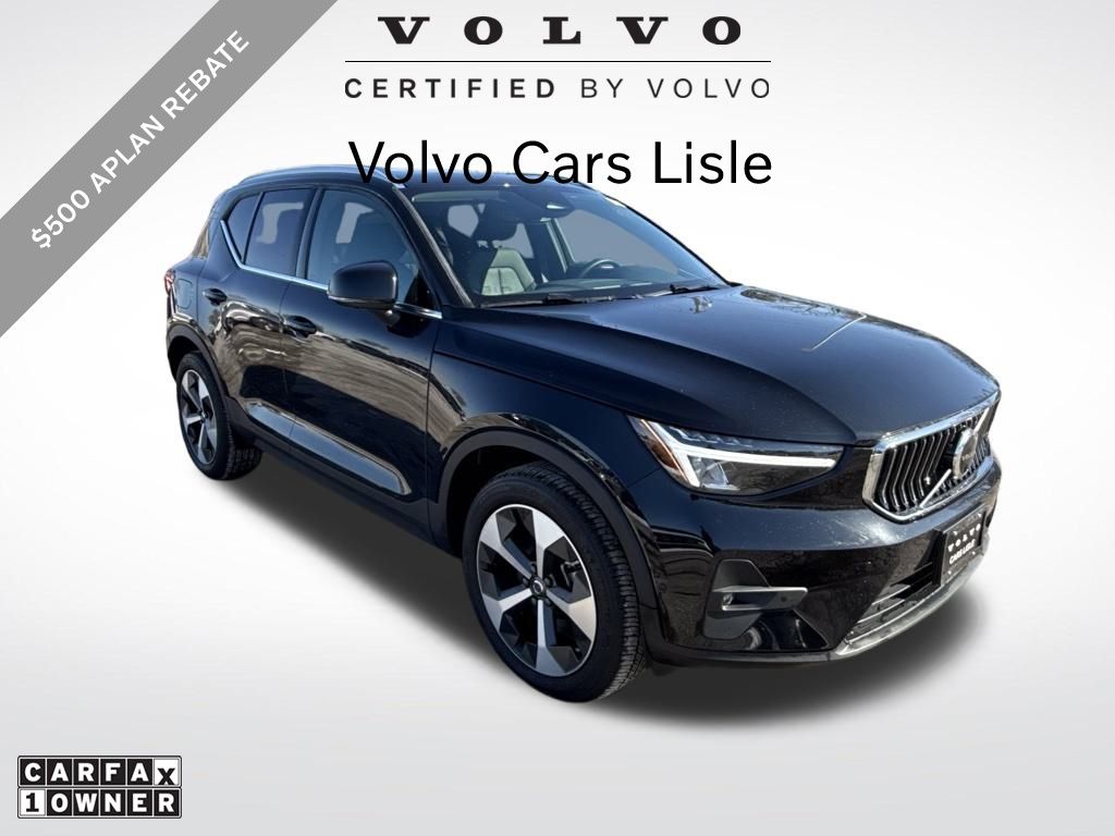 2025 Volvo XC40 B5 Plus Bright Theme AWD