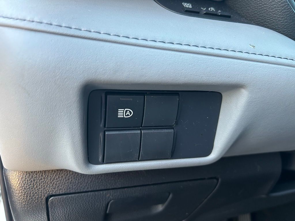 Thumbnail: 2021 Toyota Highlander - 19