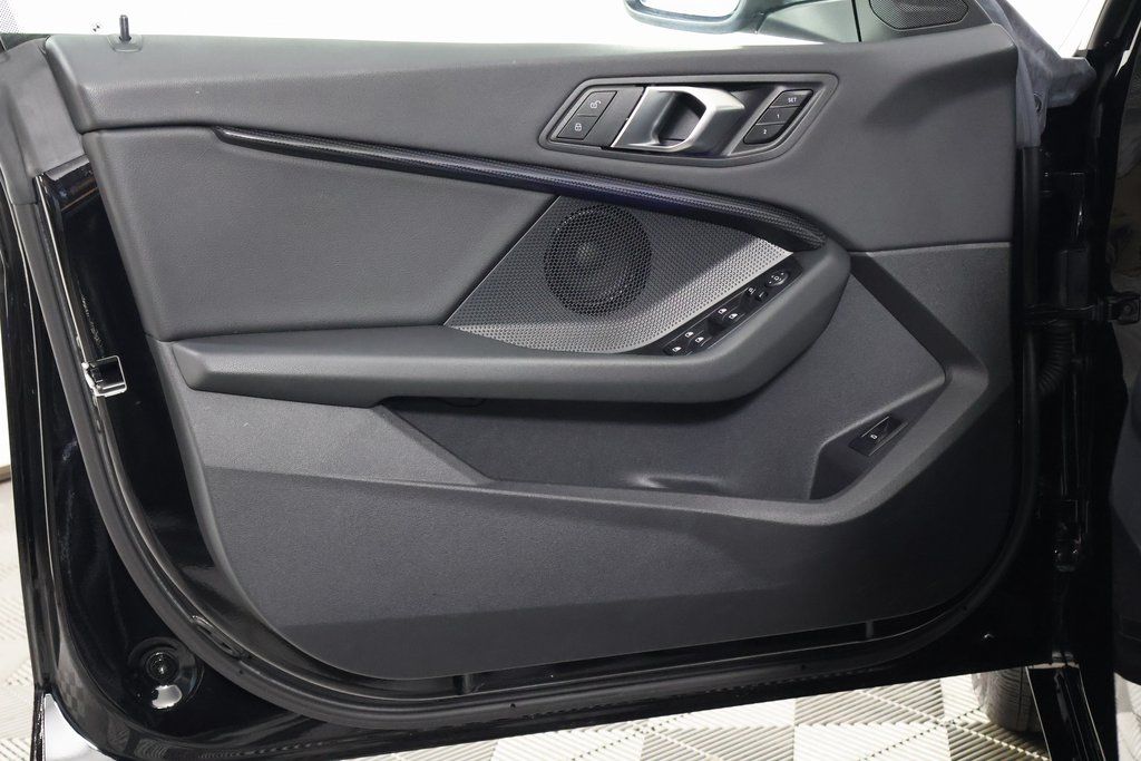 Thumbnail: 2024 BMW 2 Series - 12