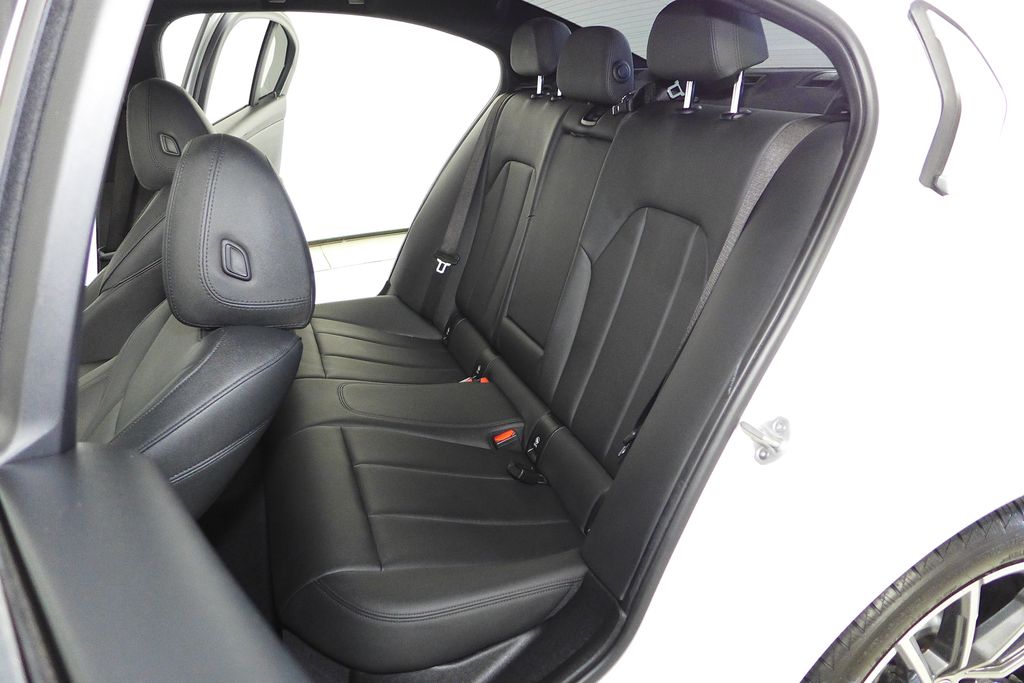 Thumbnail: 2019 BMW 3 Series - 21