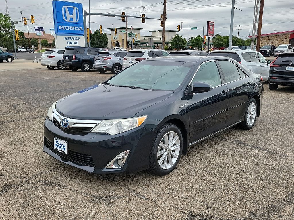 2013 Toyota Camry Hybrid XLE - 4