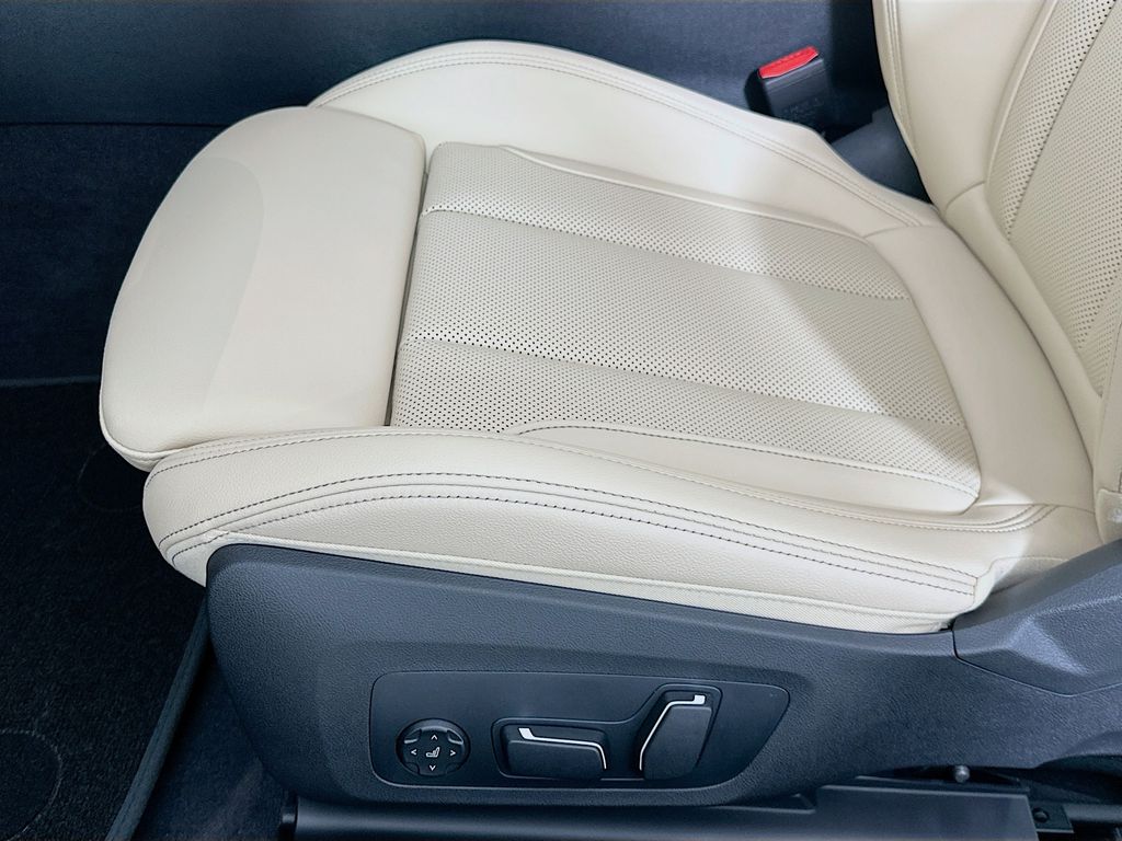 Thumbnail: 2026 BMW 4 Series - 21