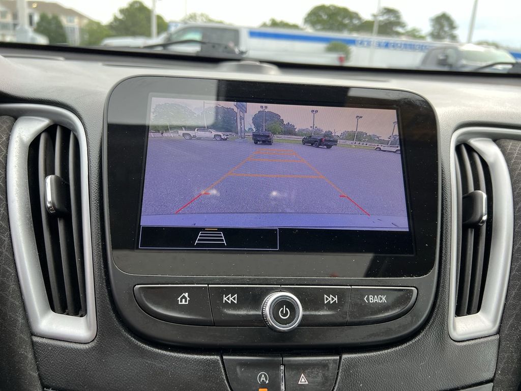 2023 Chevrolet Malibu LT photo
