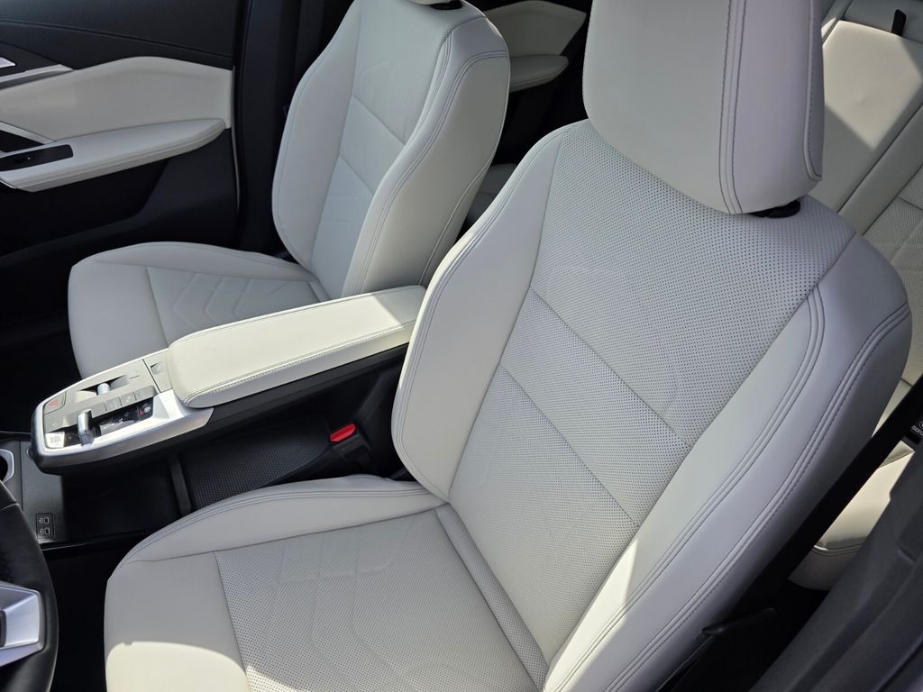 New 2026 White BMW xDrive28i image 9