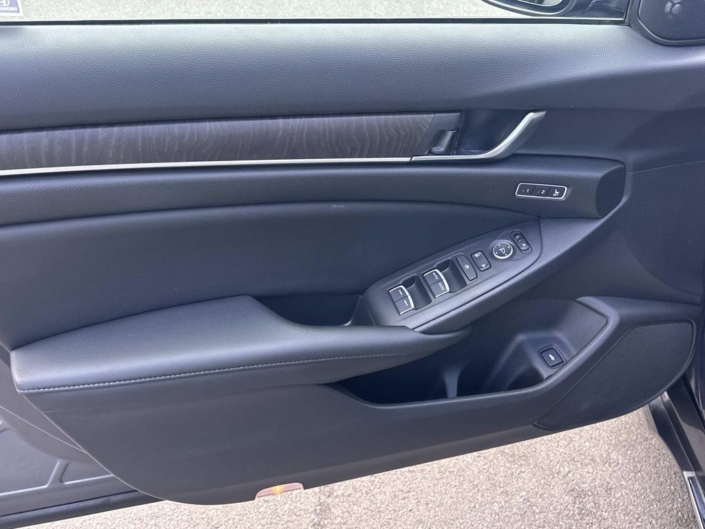 Thumbnail: 2022 Honda Accord - 31