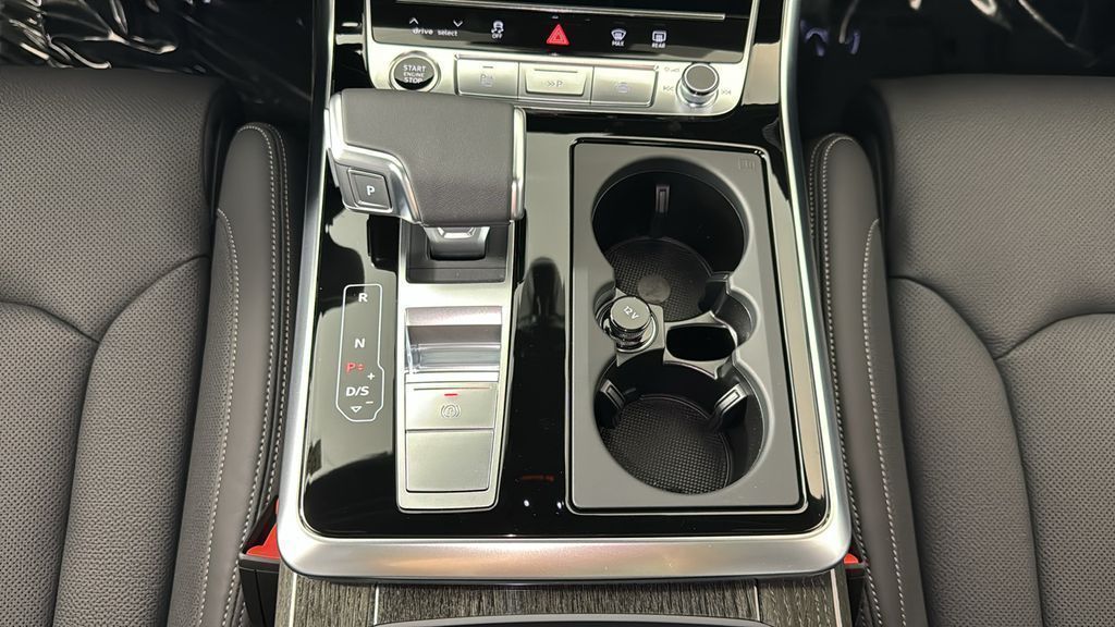 Thumbnail: 2025 Audi Q7 - 21