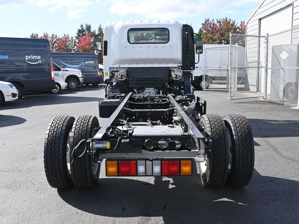2025 Isuzu NPR XD 
