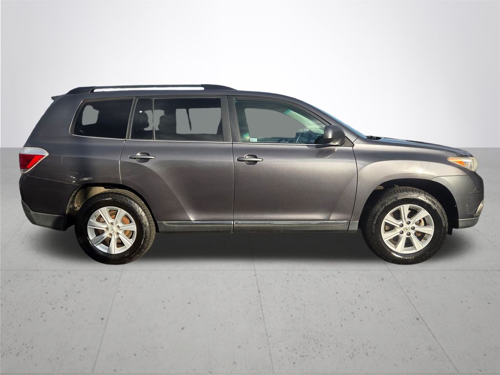 2011 Toyota Highlander SE