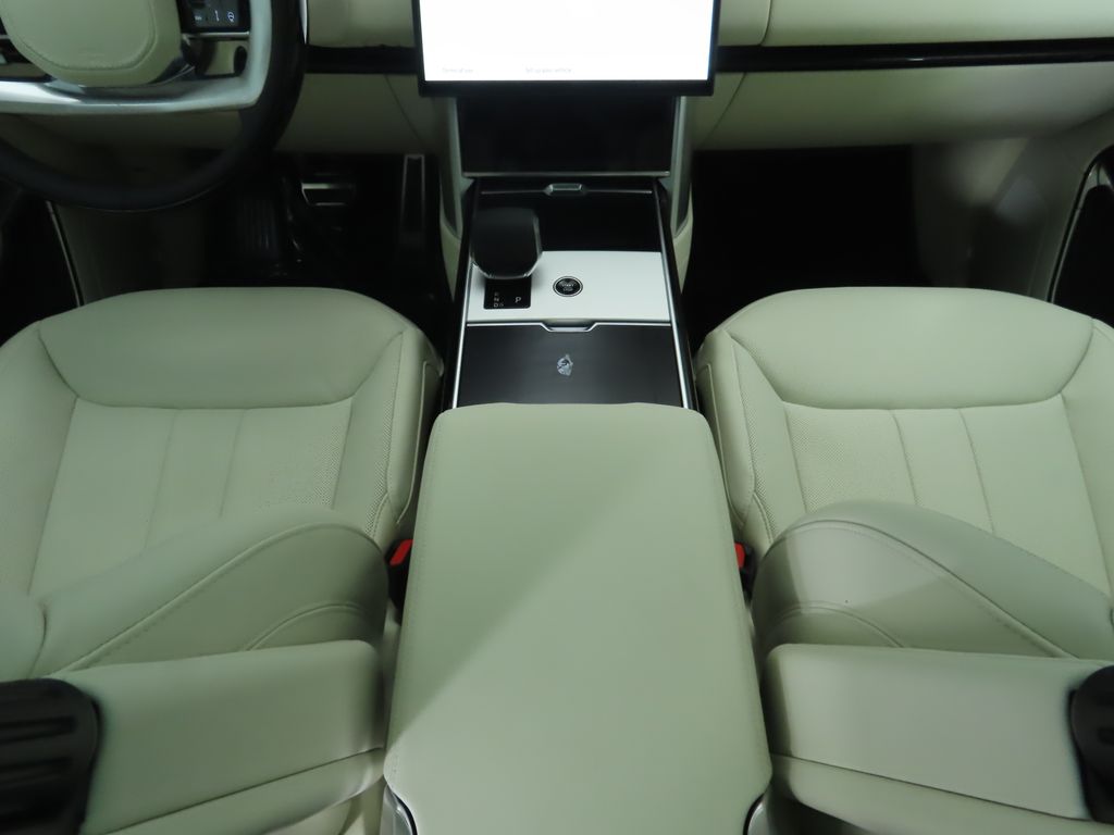 Thumbnail: 2025 Land Rover Range Rover - 18