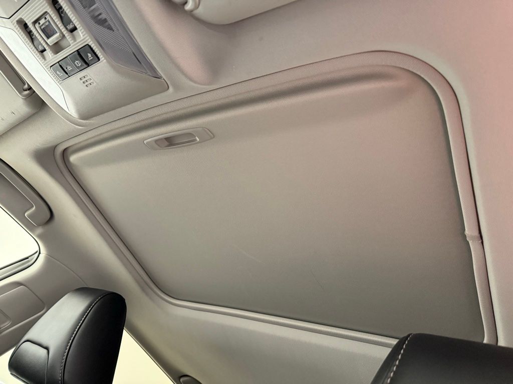 Thumbnail: 2019 Toyota RAV4 - 19