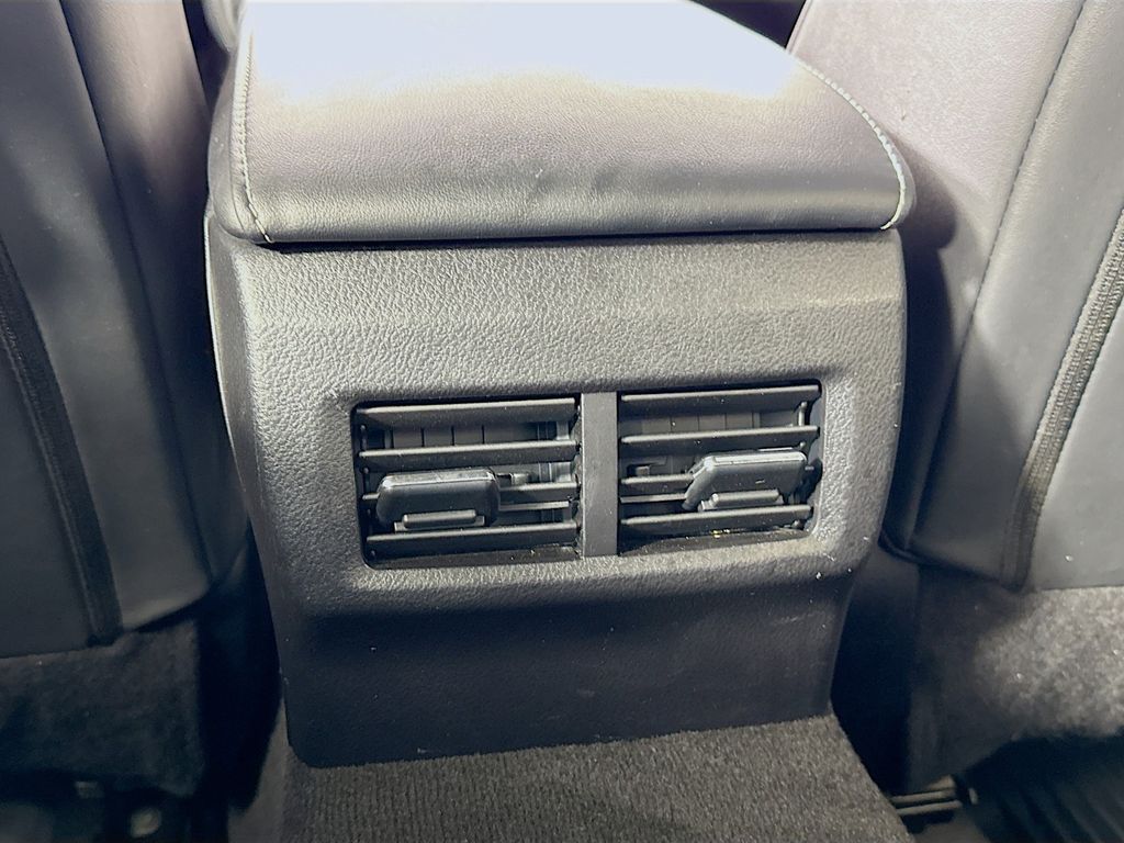 2022 Lexus IS 350 26