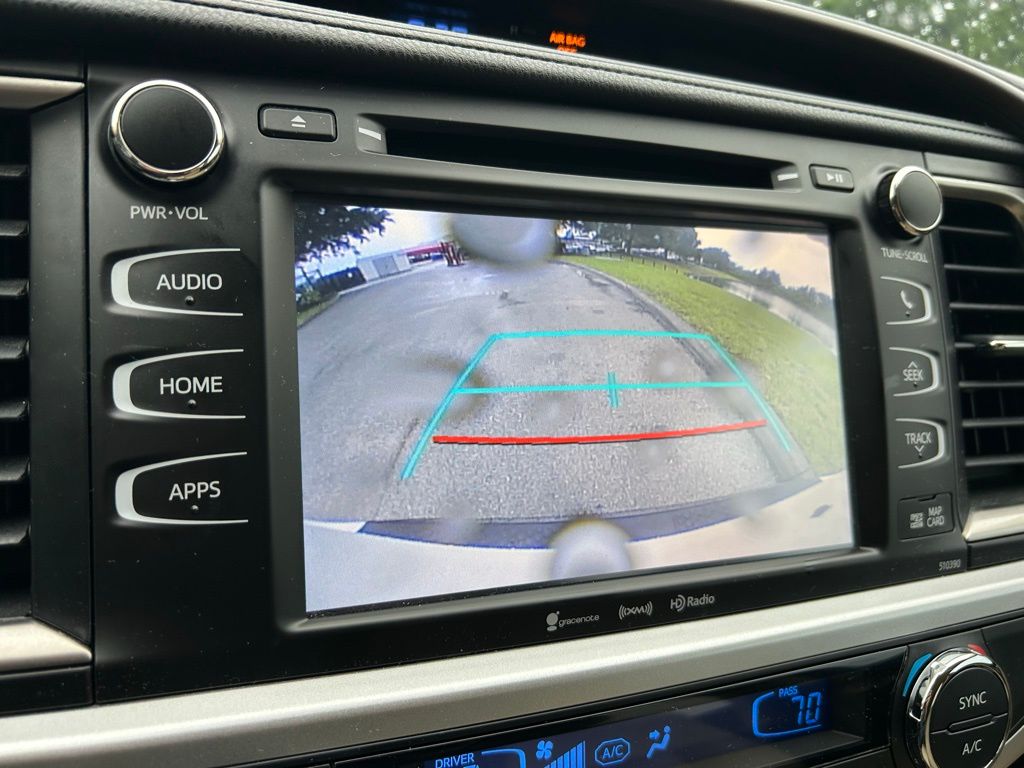 2019 Toyota Highlander SE 25