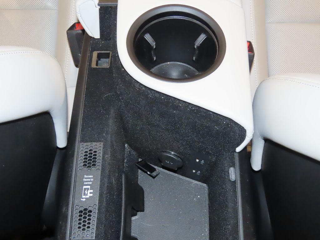 Thumbnail: 2023 Porsche Taycan - 30