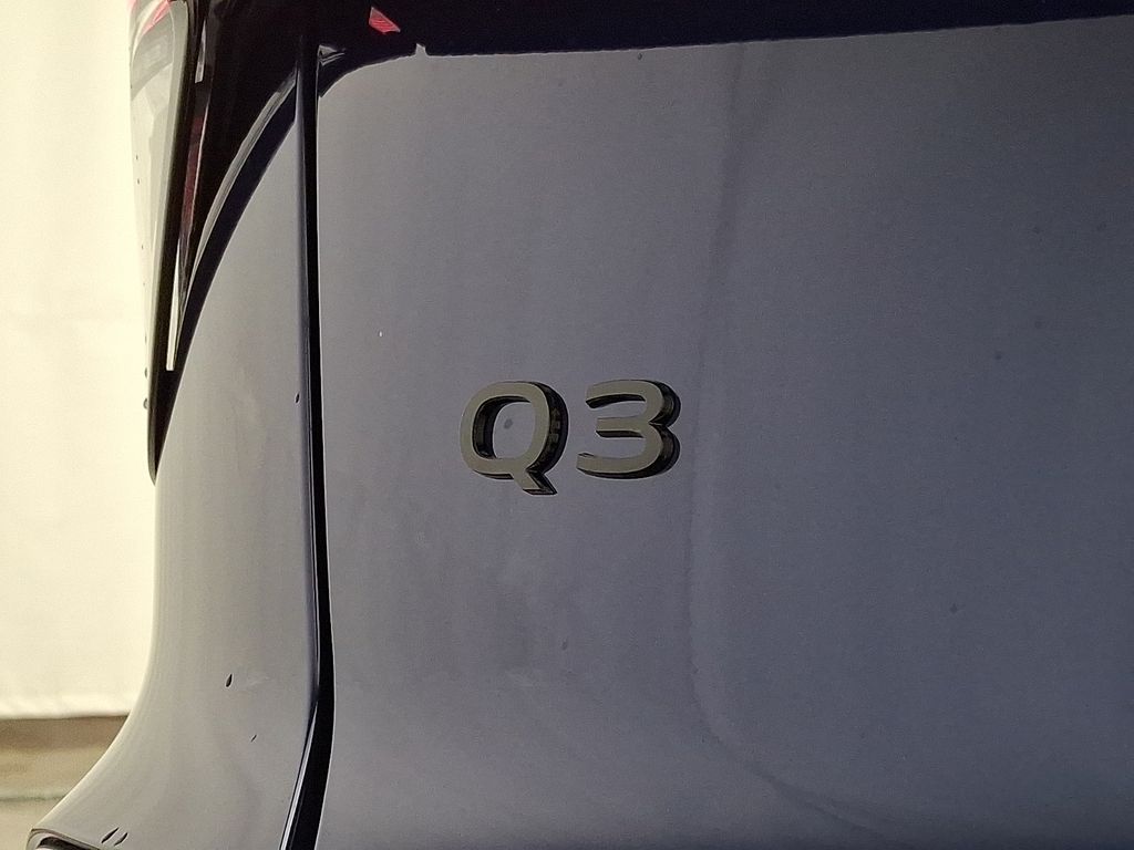 Thumbnail: 2026 Audi Q3 - 21