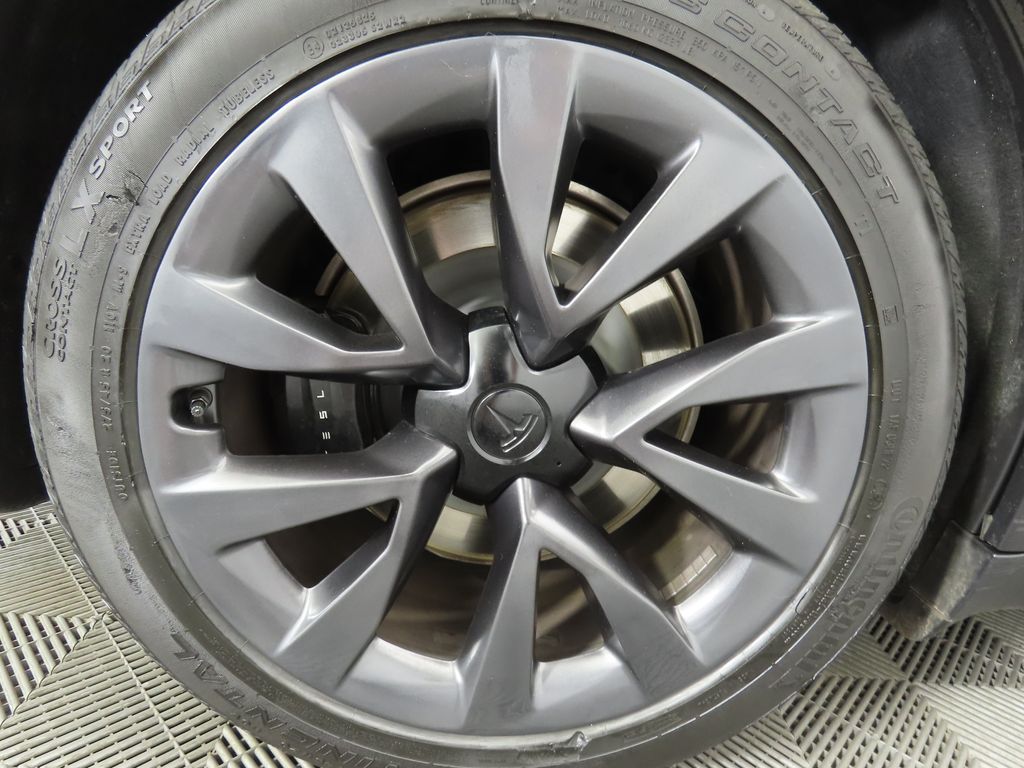 Thumbnail: 2023 Tesla Model X - 31