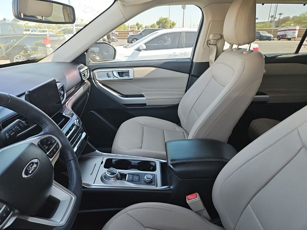 Thumbnail: 2022 Ford Explorer - 5