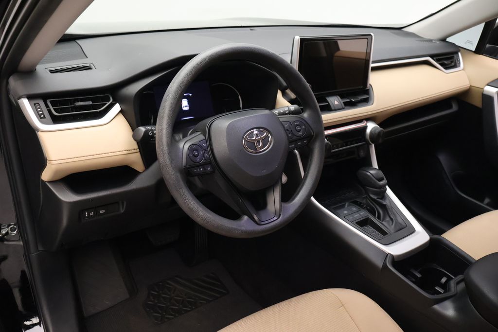 Thumbnail: 2025 Toyota RAV4 - 15