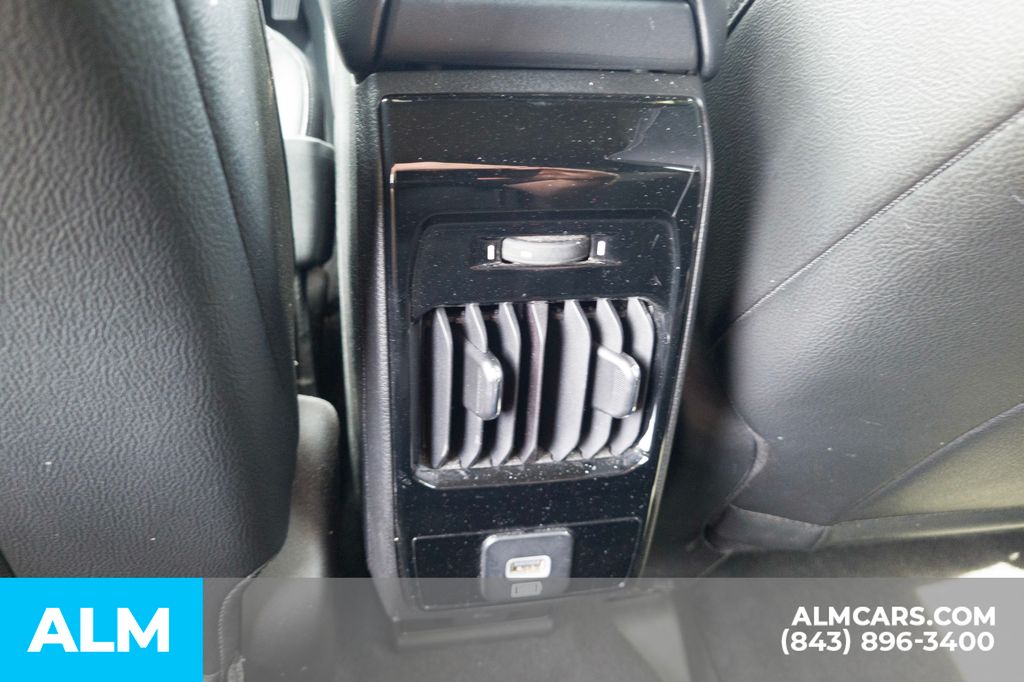Used 2024 Blue Jeep Latitude image 21