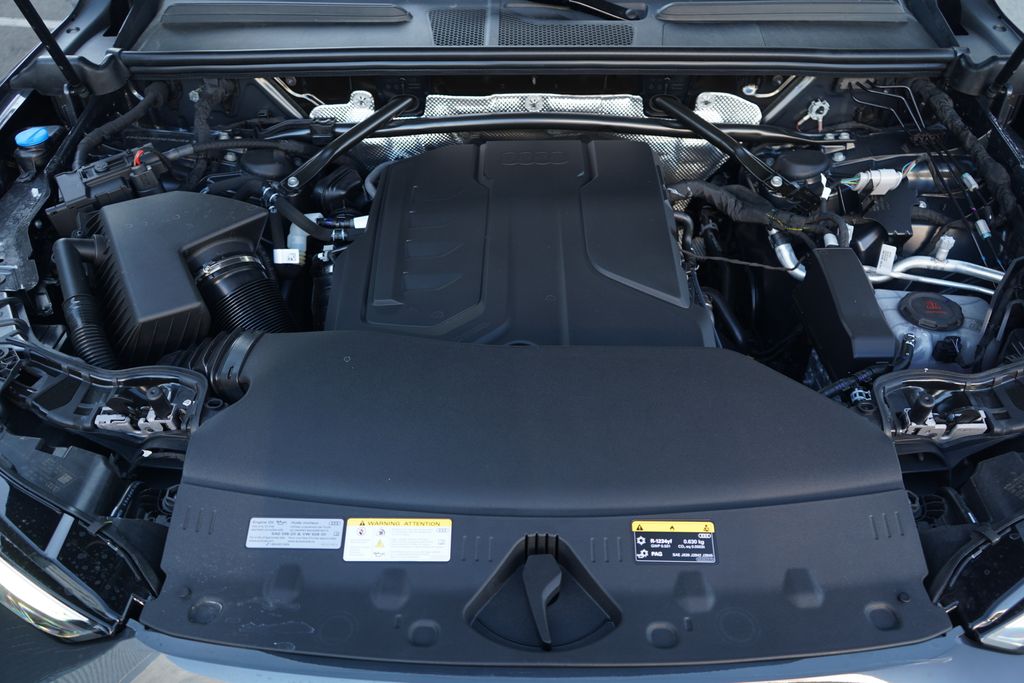 Thumbnail: 2025 Audi Q5 - 12