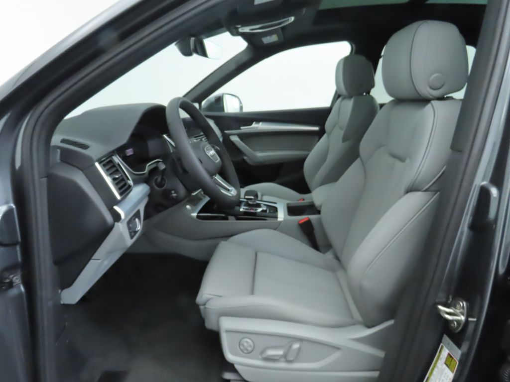 Thumbnail: 2025 Audi Q5 - 21