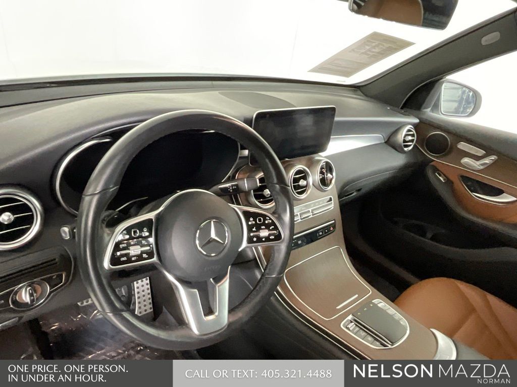 Used 2022 White Mercedes-Benz GLC 300 image 31