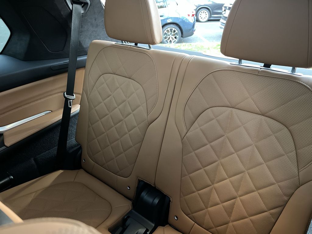 Thumbnail: 2023 BMW X7 - 24