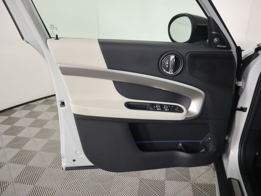 2023 MINI Cooper Countryman Iconic 25