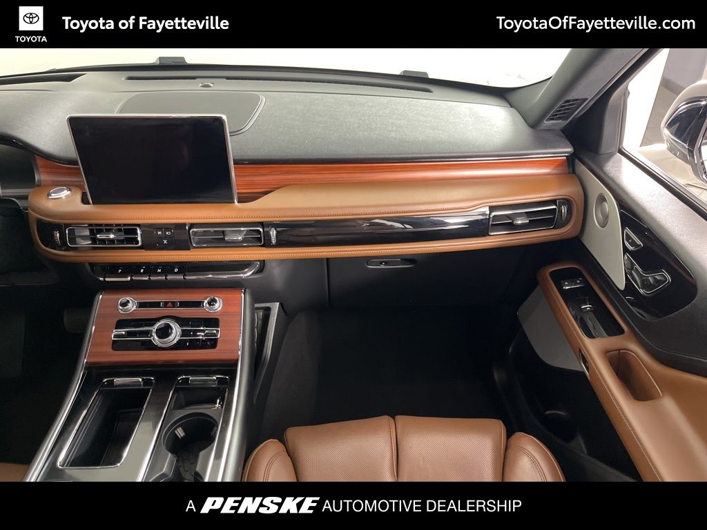 Thumbnail: 2023 Lincoln Aviator - 19