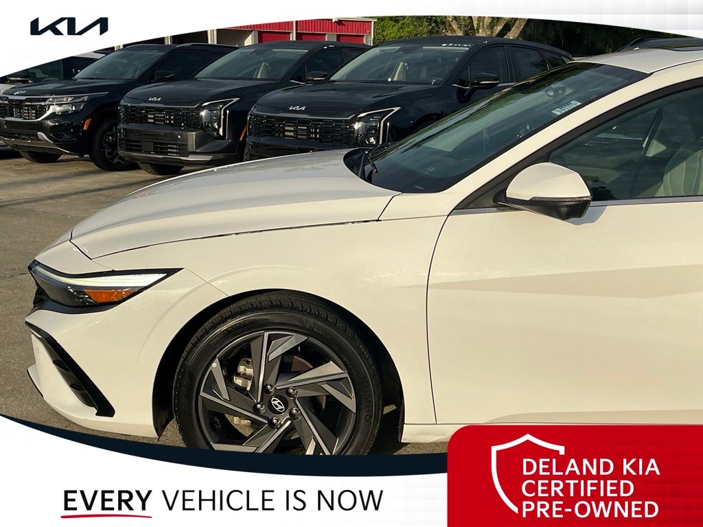 Used 2024 Hyundai Elantra Sedan
