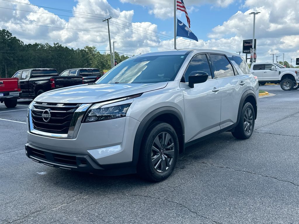 2024 Nissan Pathfinder S