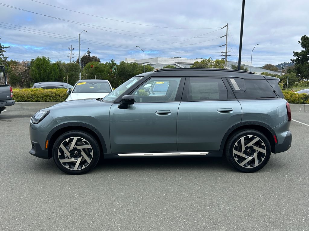 Thumbnail: 2027 MINI Cooper Countryman - 2