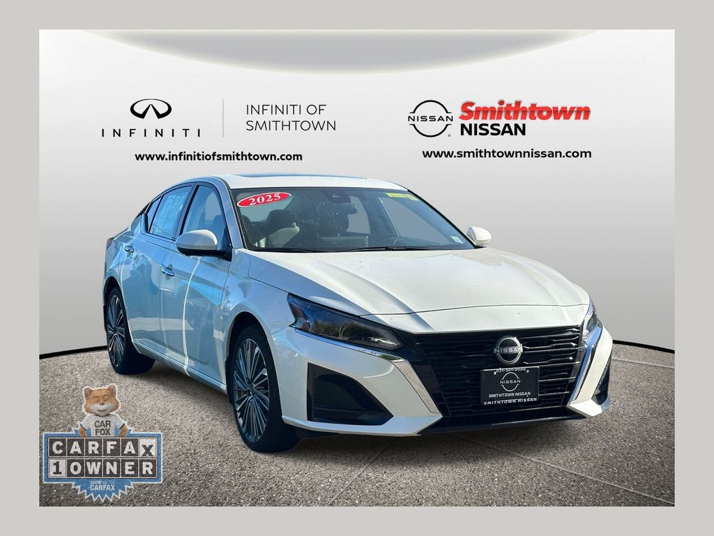 Pearl White 2025 Nissan Altima Sedan All-Wheel Drive Continuously Variable Transmission