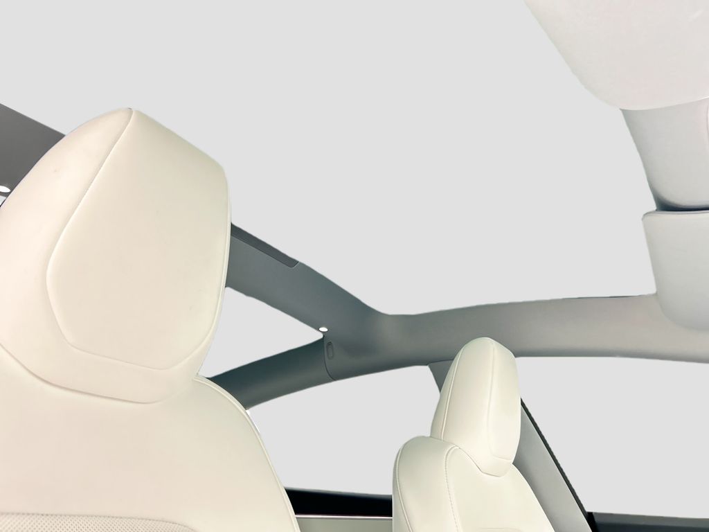 Thumbnail: 2025 Tesla Model 3 - 21