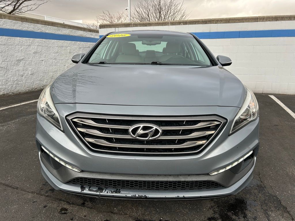 2016 Hyundai Sonata Base 8